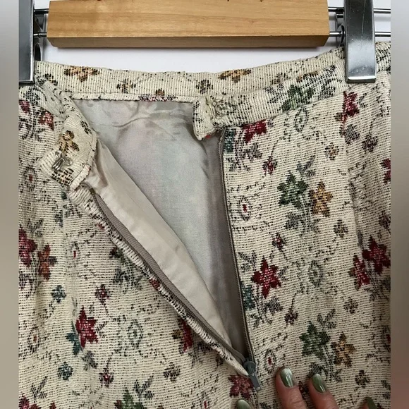 Vintage Floral Tapestry Skirt 24” - Picture 4 of 9